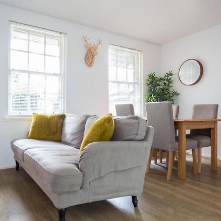 Modern Grassmarket Apartment Единбург Екстериор снимка