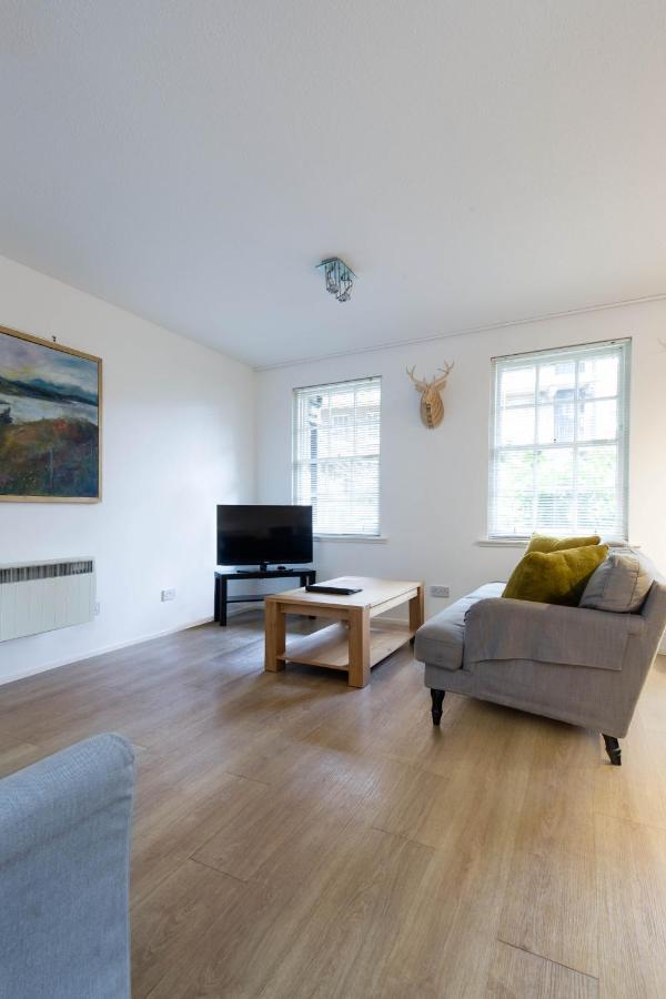 Modern Grassmarket Apartment Единбург Екстериор снимка