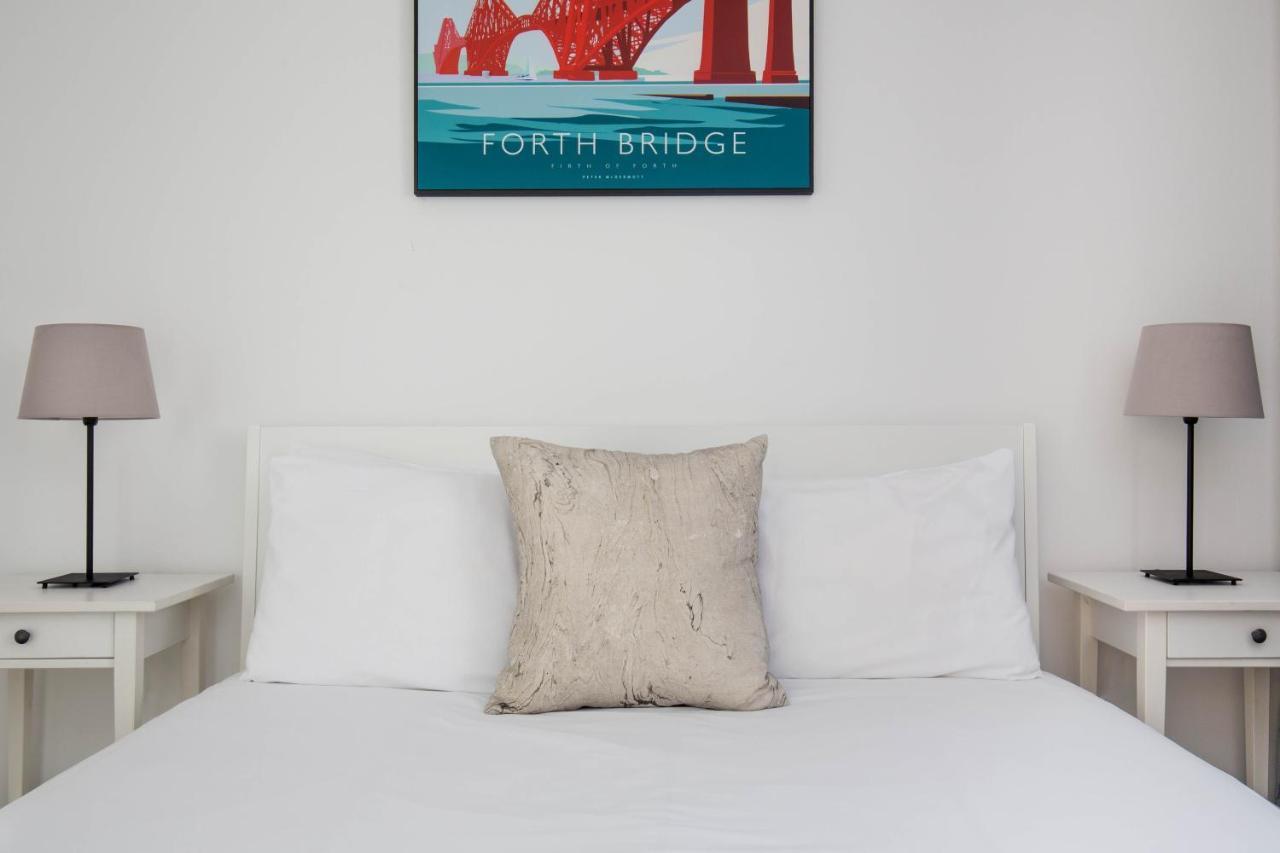 Modern Grassmarket Apartment Единбург Екстериор снимка